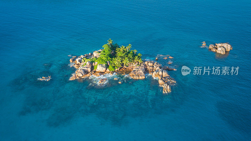 热带岛屿与海洋和棕榈从无人机。塞舌尔航空照片。圣皮埃尔岛