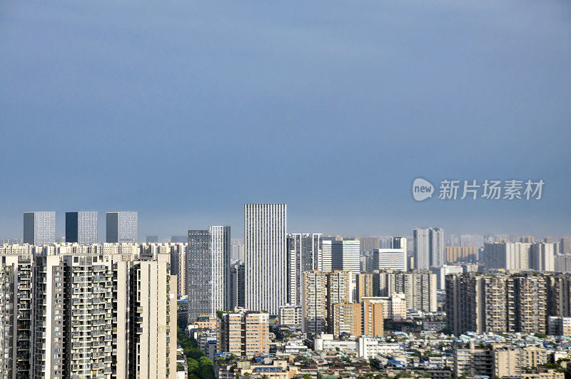 城市天际线在日出，成都，中国