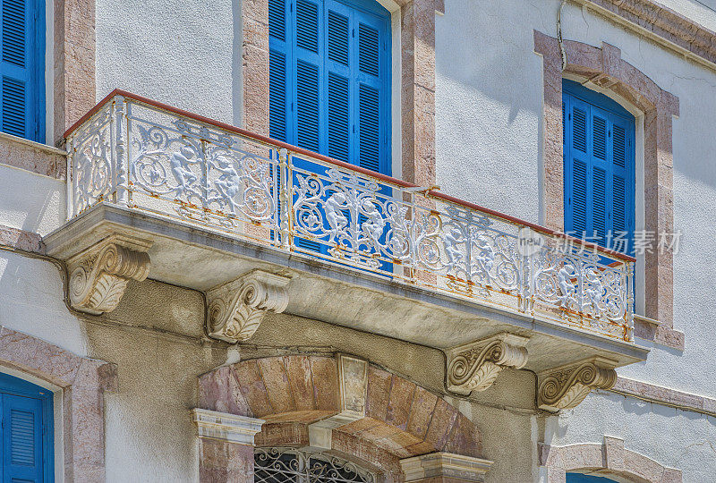 传统希腊房屋的阳台