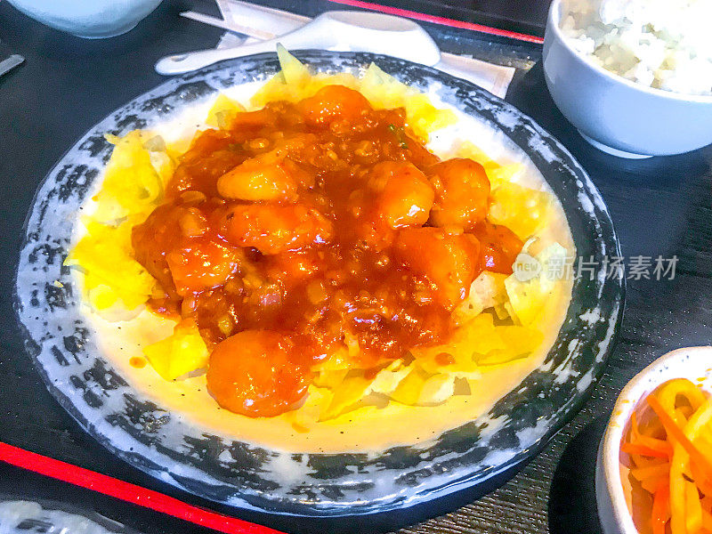 日本中国菜，ebi辣椒，字面意思是辣椒酱中的虾