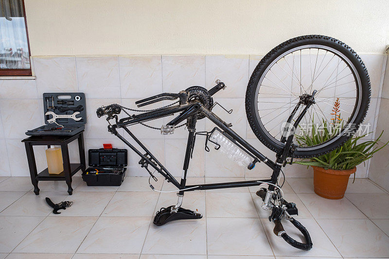 自行车修理包，倒挂自行车，自行车修理准备