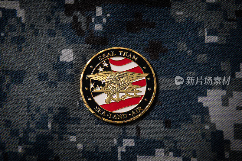 美国海军海豹突击队硬币上的伪装制服背景