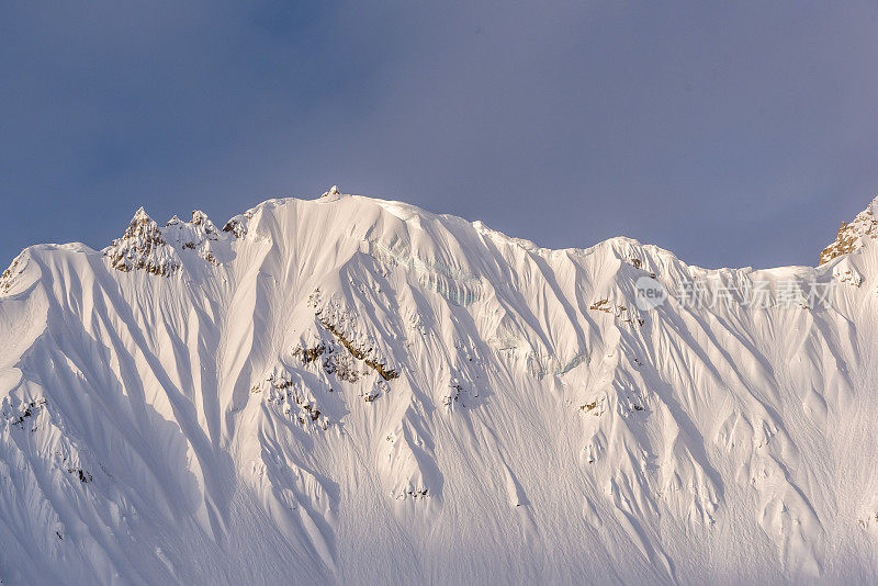 加拿大落基山脉在冬天的风景