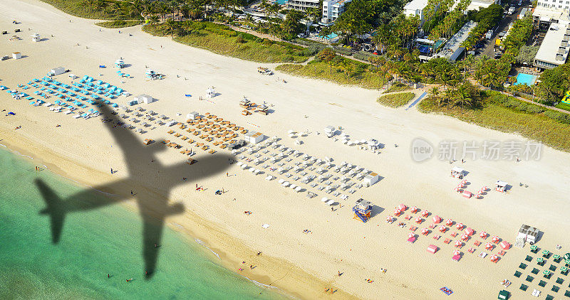 迈阿密上空的飞机阴影。