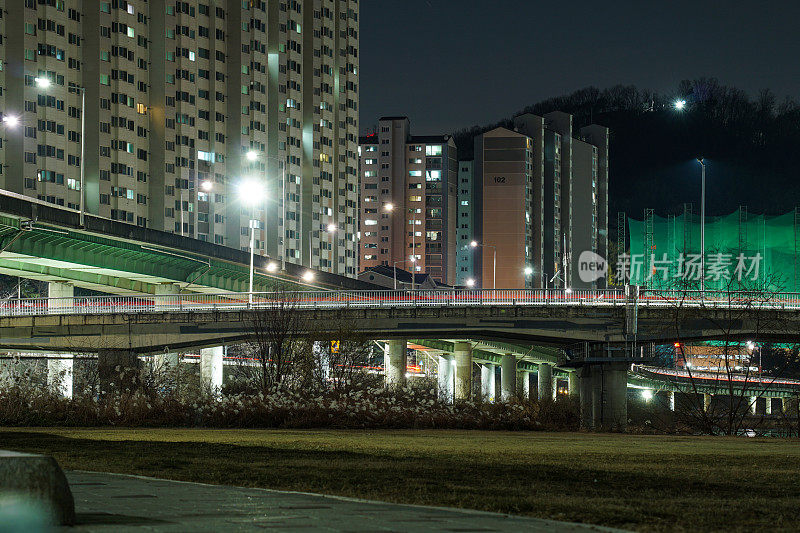 韩国京畿道安阳川的夜景
