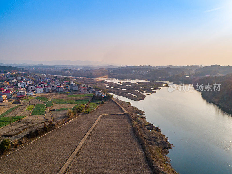 中国湖南农村河流的航空摄影