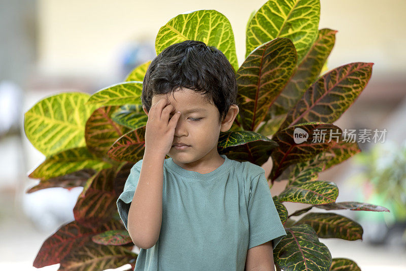 亚洲小孩头疼