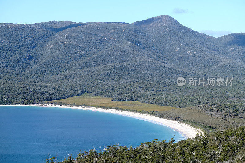 塔斯马尼亚Freycinet国家公园的葡萄杯湾