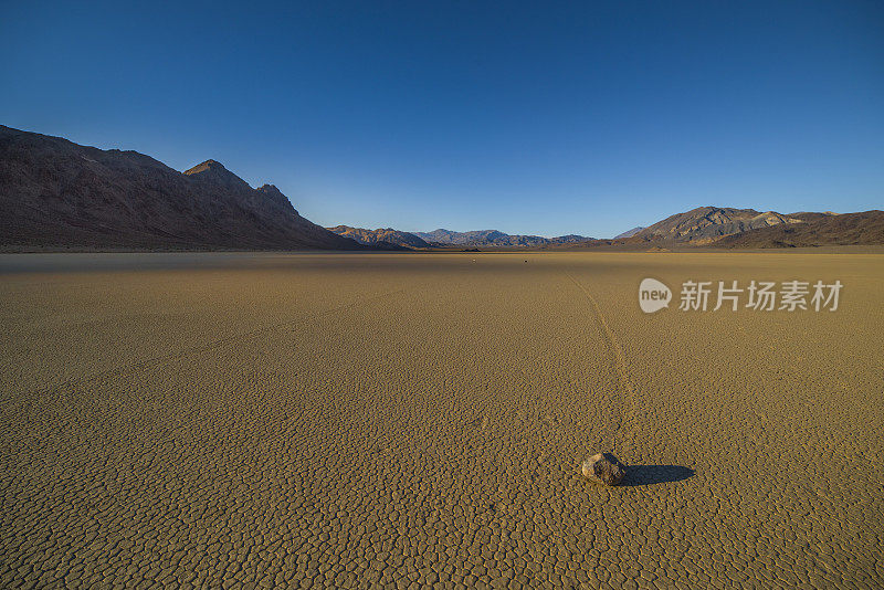 死亡谷的赛马场盐湖