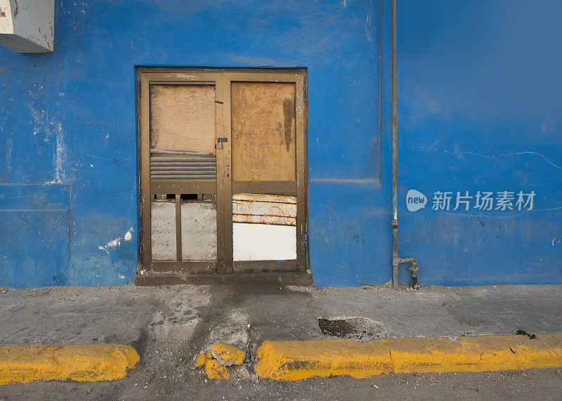 哈瓦那古巴建筑蓝色外墙木门细节