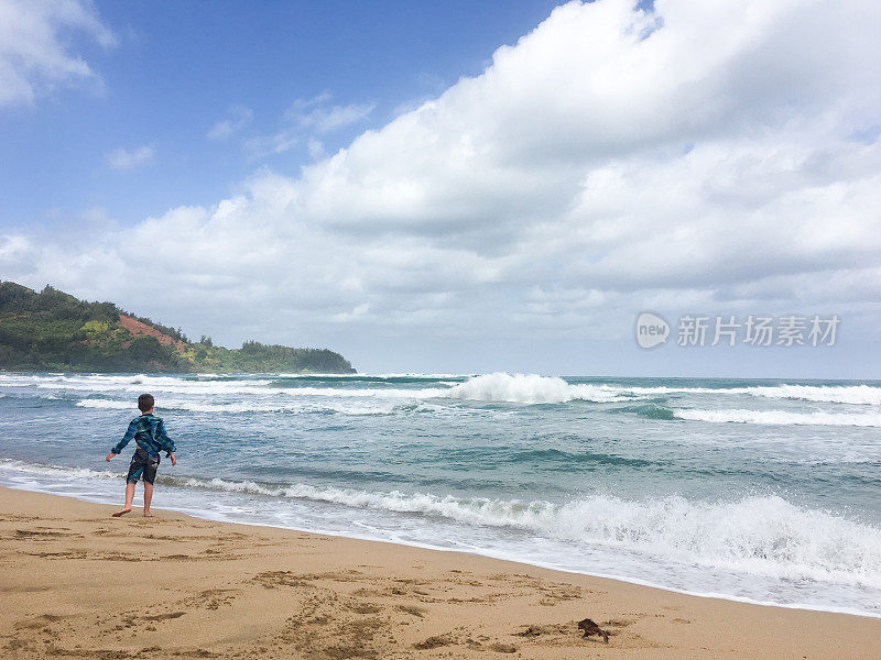 童年的梦在波浪中