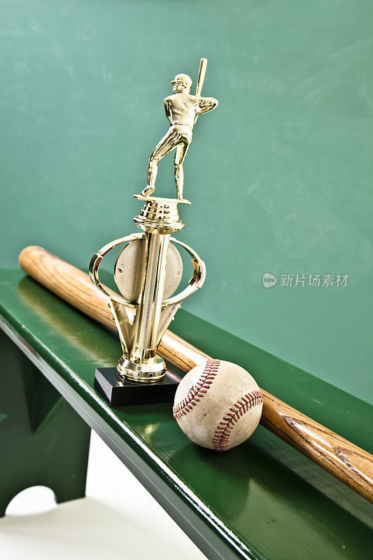 运动:棒球，球棒，更衣室的奖杯。