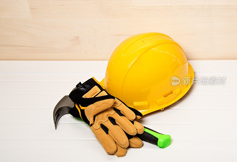 采购产品建筑工作工具，安全帽，皮手套，锤子