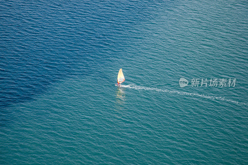 空中风浪冲浪者行动