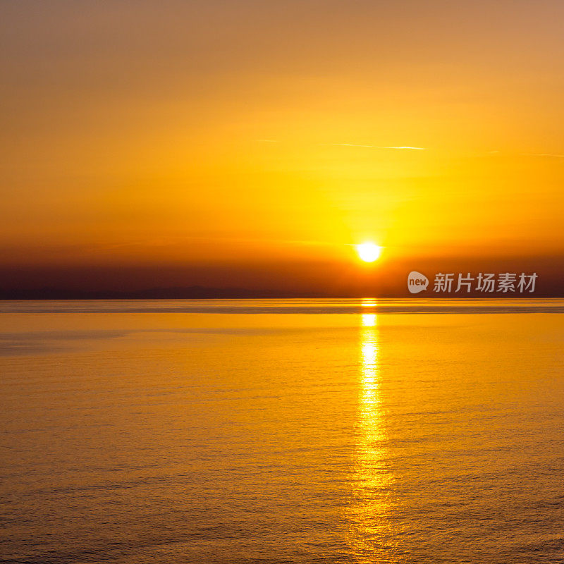 海上日落的天空