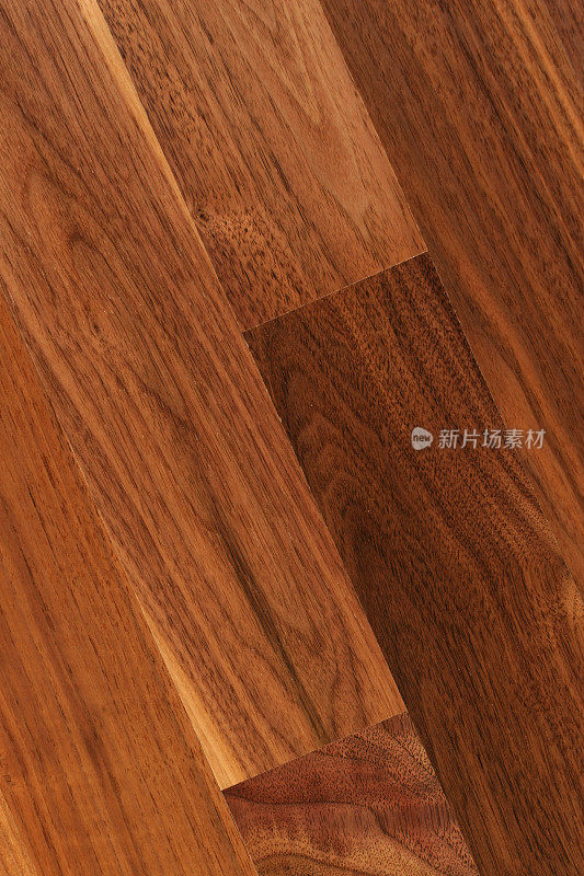 美国胡桃木硬木地板的垂直照片