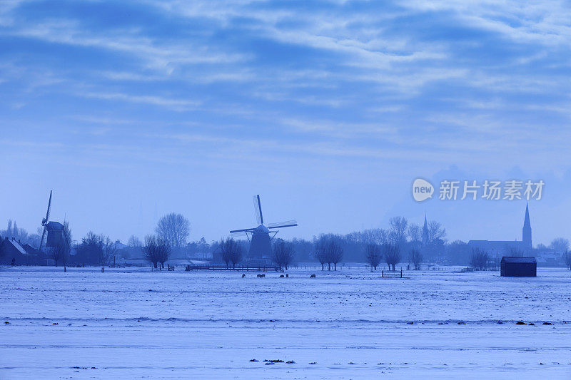 荷兰的风车在冬天的风景