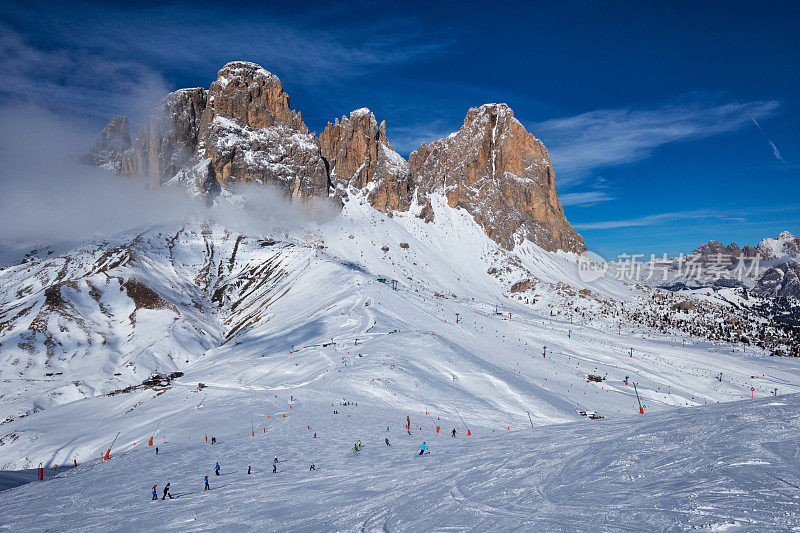 意大利Dolomites的滑雪胜地