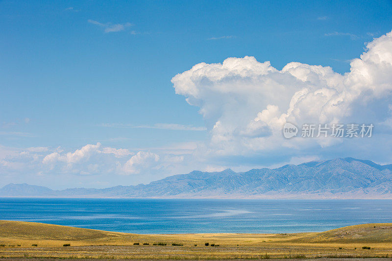 美丽的湖边风景