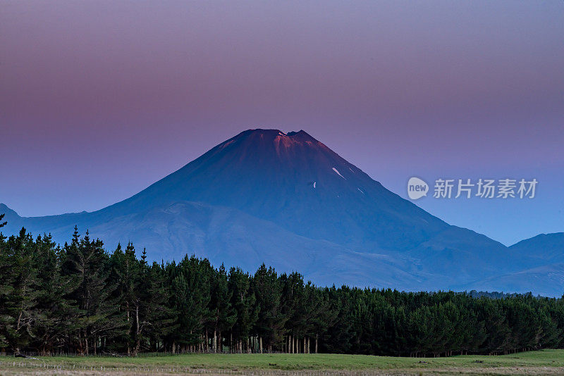 恩高鲁霍山，汤加里罗国家公园，新西兰