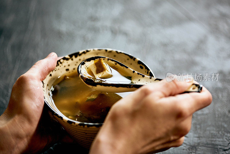 一碗日本味噌汤