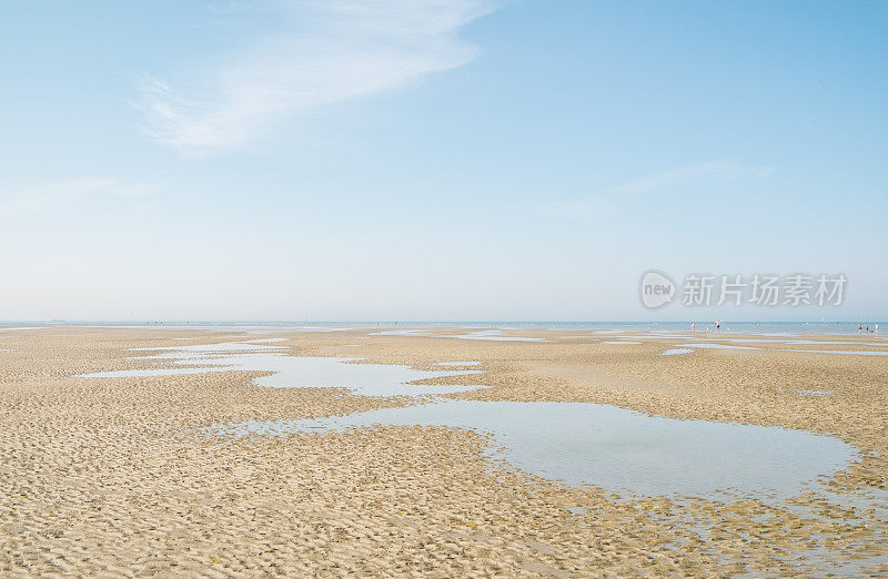 在西威特林的海滩上