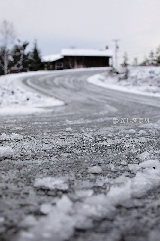 多雪中环海岸上午