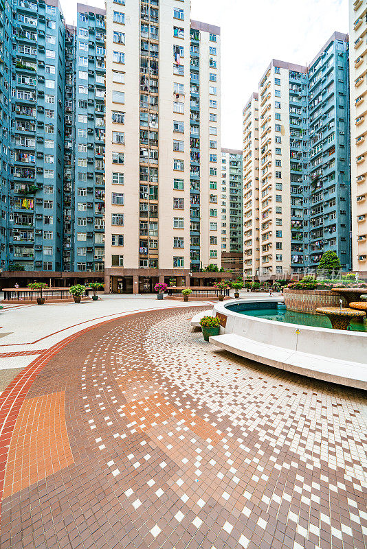美孚新村是香港历史悠久的私人屋苑之一