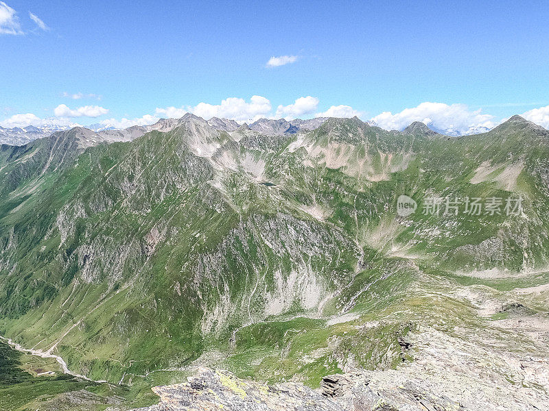 瑞士提契诺州的高山景观