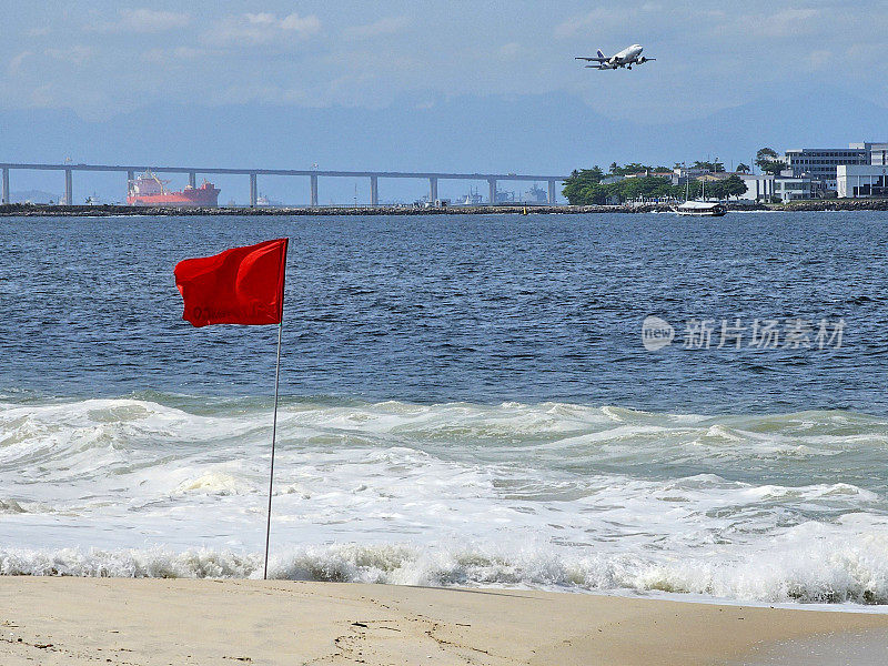 里约热内卢弗拉门戈海滩的红旗