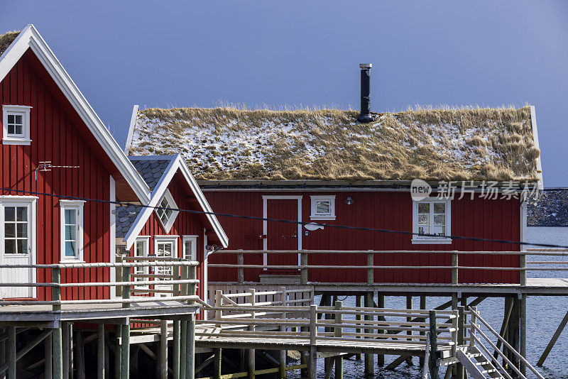 挪威罗弗敦群岛上的传统渔民的房子，现在主要用作游客的住宿