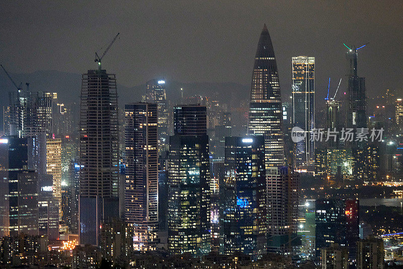 深圳南山区的夜景，广东省