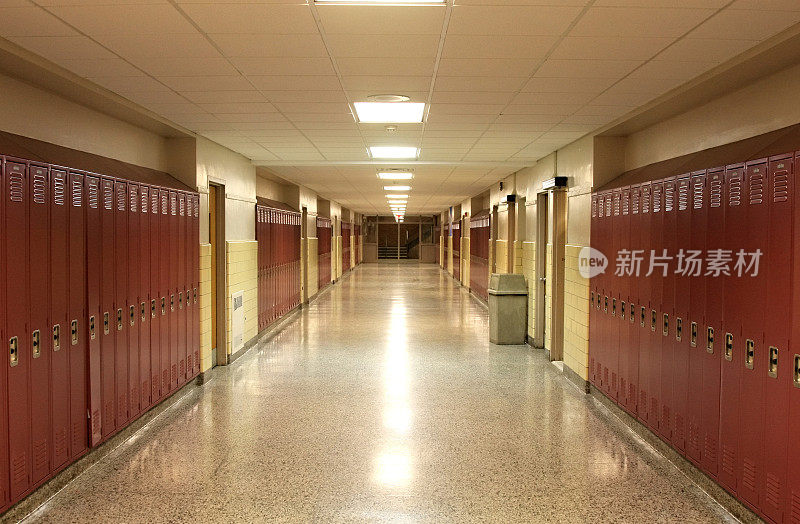 空的学校走廊