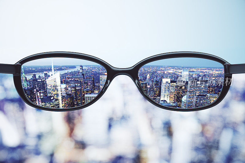 清晰的视觉概念，配上眼镜，夜视大都市
