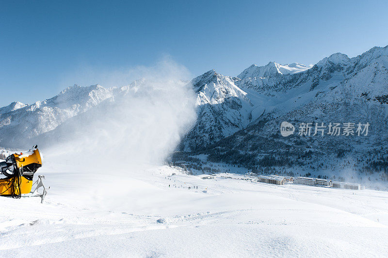 制雪机