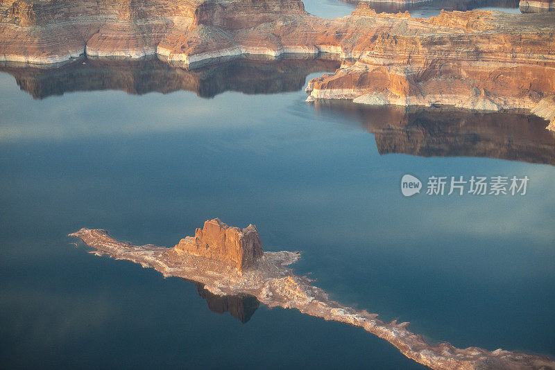 鲍威尔湖和格伦峡谷的鸟瞰图，佩奇，亚利桑那州