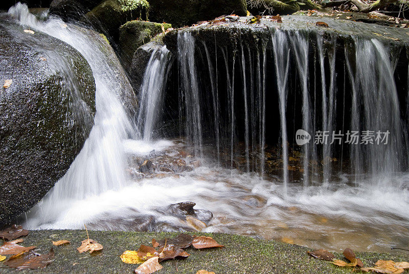 水级联