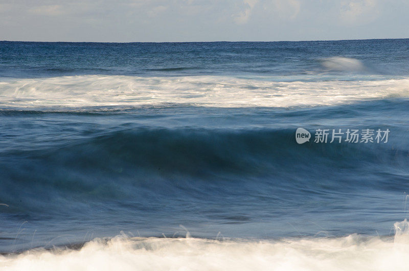 北岸波浪的运动