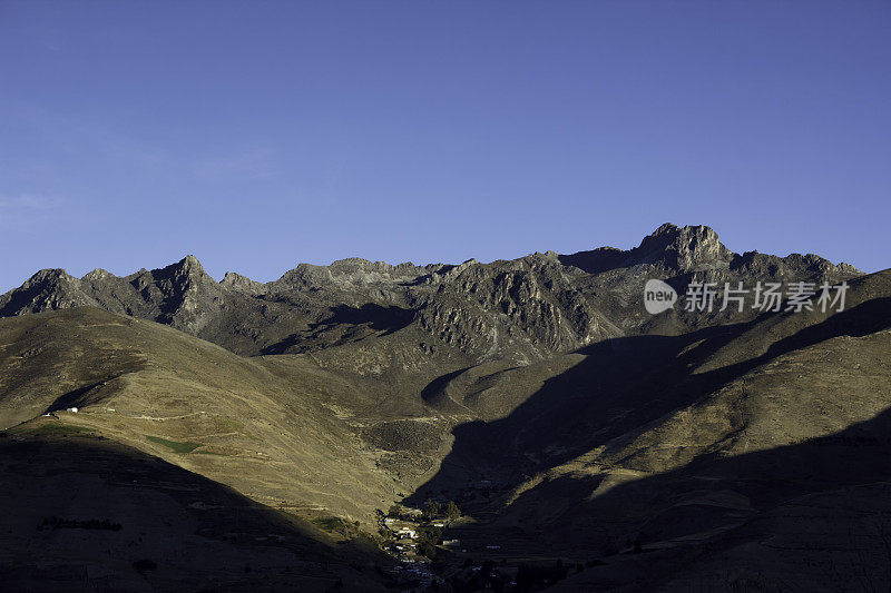 清晨，慕慕琪山谷全景。梅里达状态,委内瑞拉