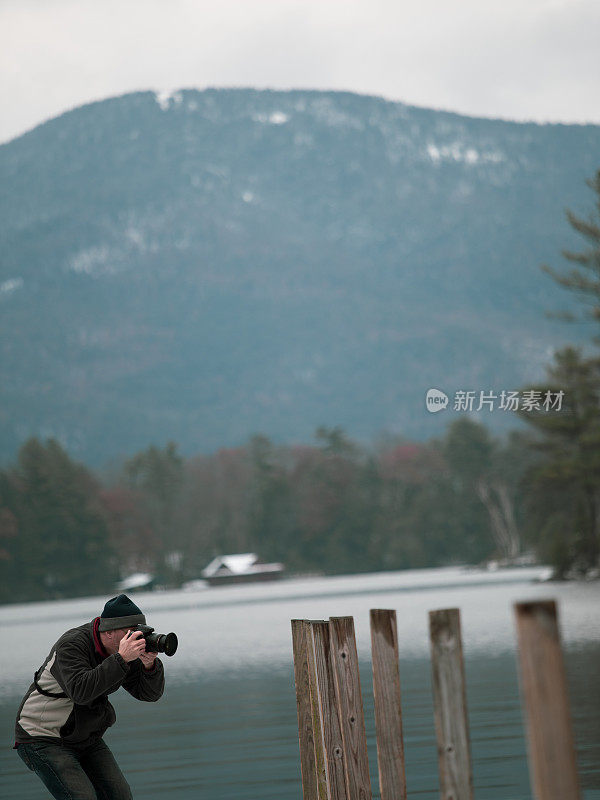 摄影师，山湖背景