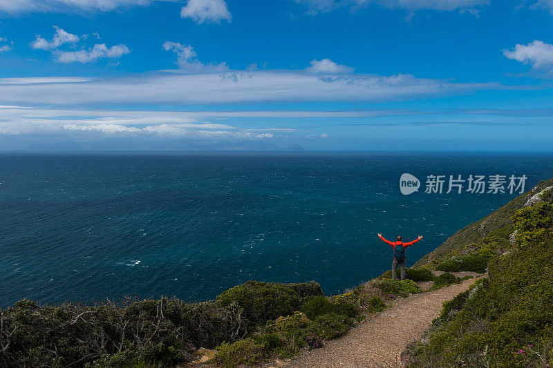 在南非开普敦附近美丽的海角岬徒步旅行