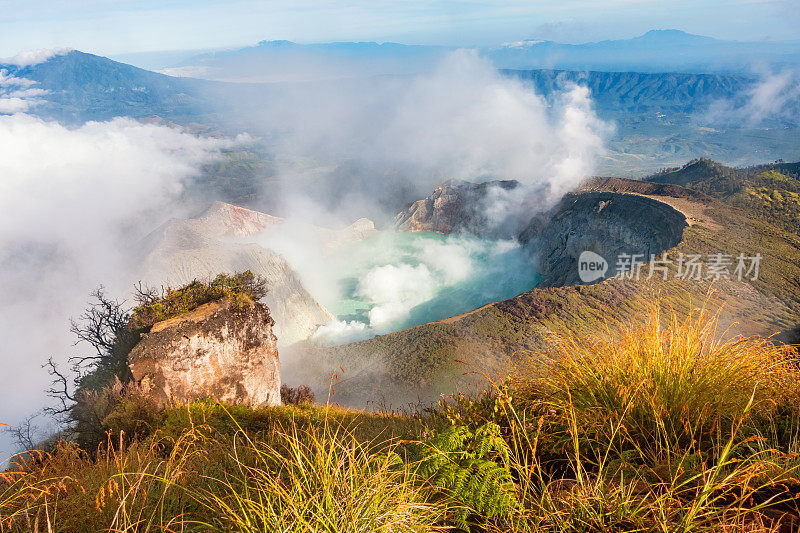 印尼卡瓦伊真火山火山口