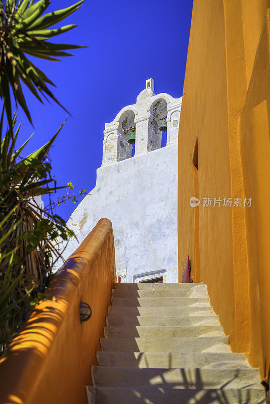 圣托里尼岛(HDRi)伊亚村的传统基克拉迪式建筑景观