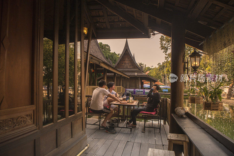 泰国彭世洛城木屋