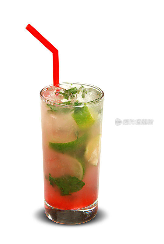 莫吉托水果鸡尾酒。传统的夏季冷饮。