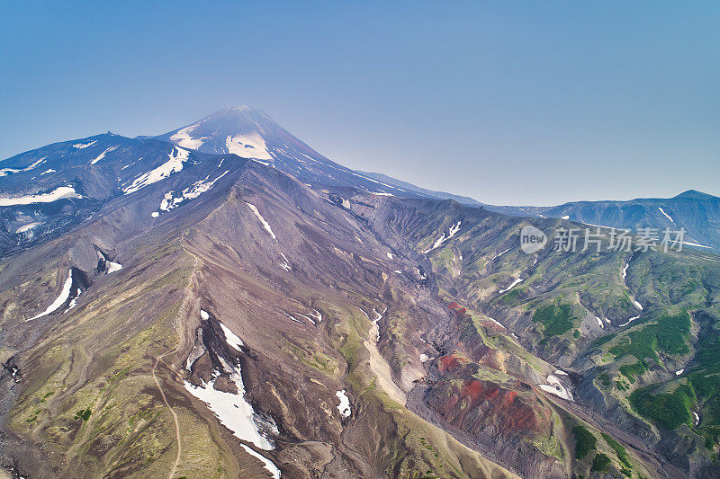 阿瓦钦斯基火山的斜坡。