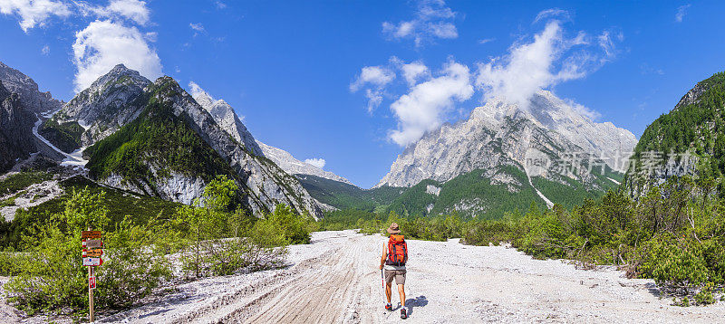 Dolomites的Oten山谷和Antelao山(意大利威尼托)