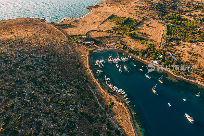 鸟瞰图Gümüşlük海湾在Bodrum土耳其