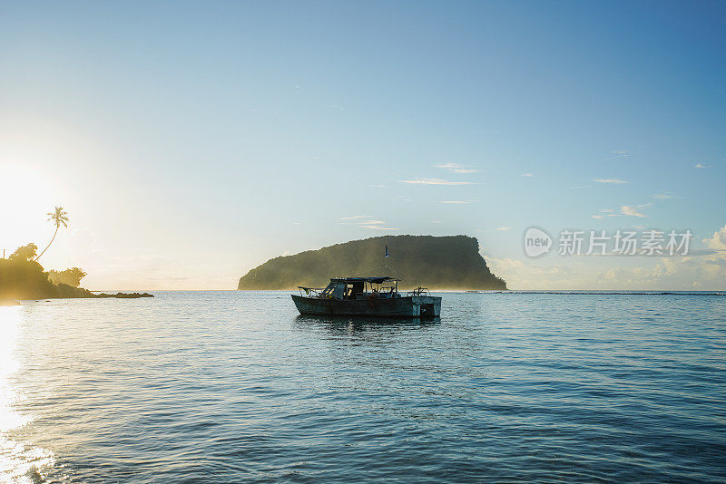 海上的船，热带海滩，萨摩亚