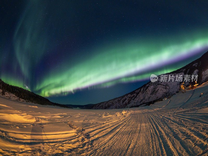 北极光，加拿大育空地区